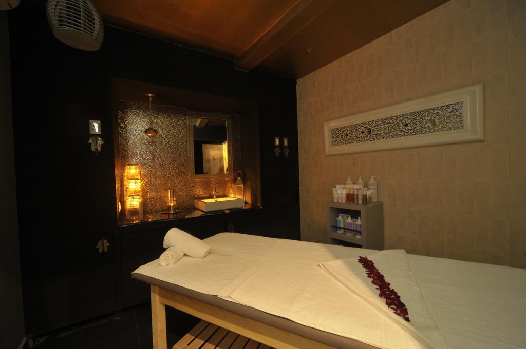 Le Trianon Luxury Hotel & Spa Casablanca Exterior foto